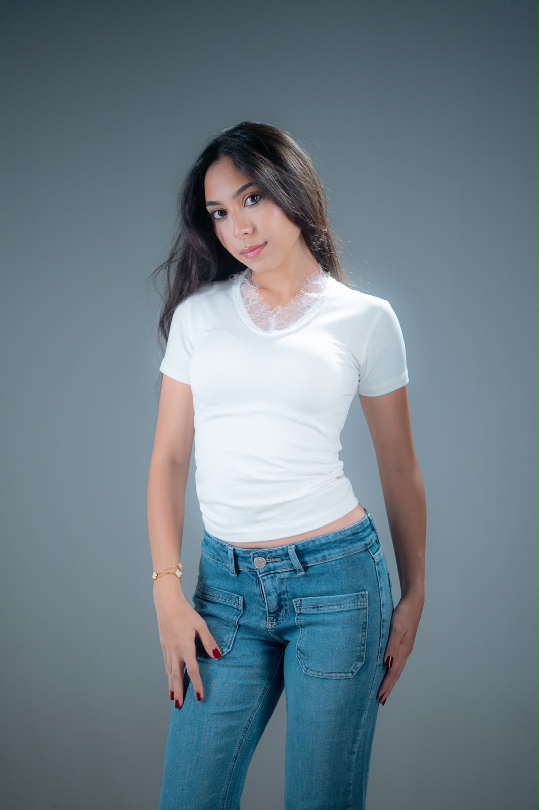 Veya Lace V-Neck Top